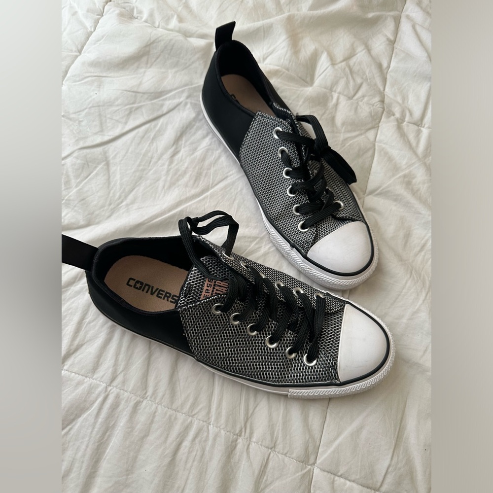 2 tone chucks